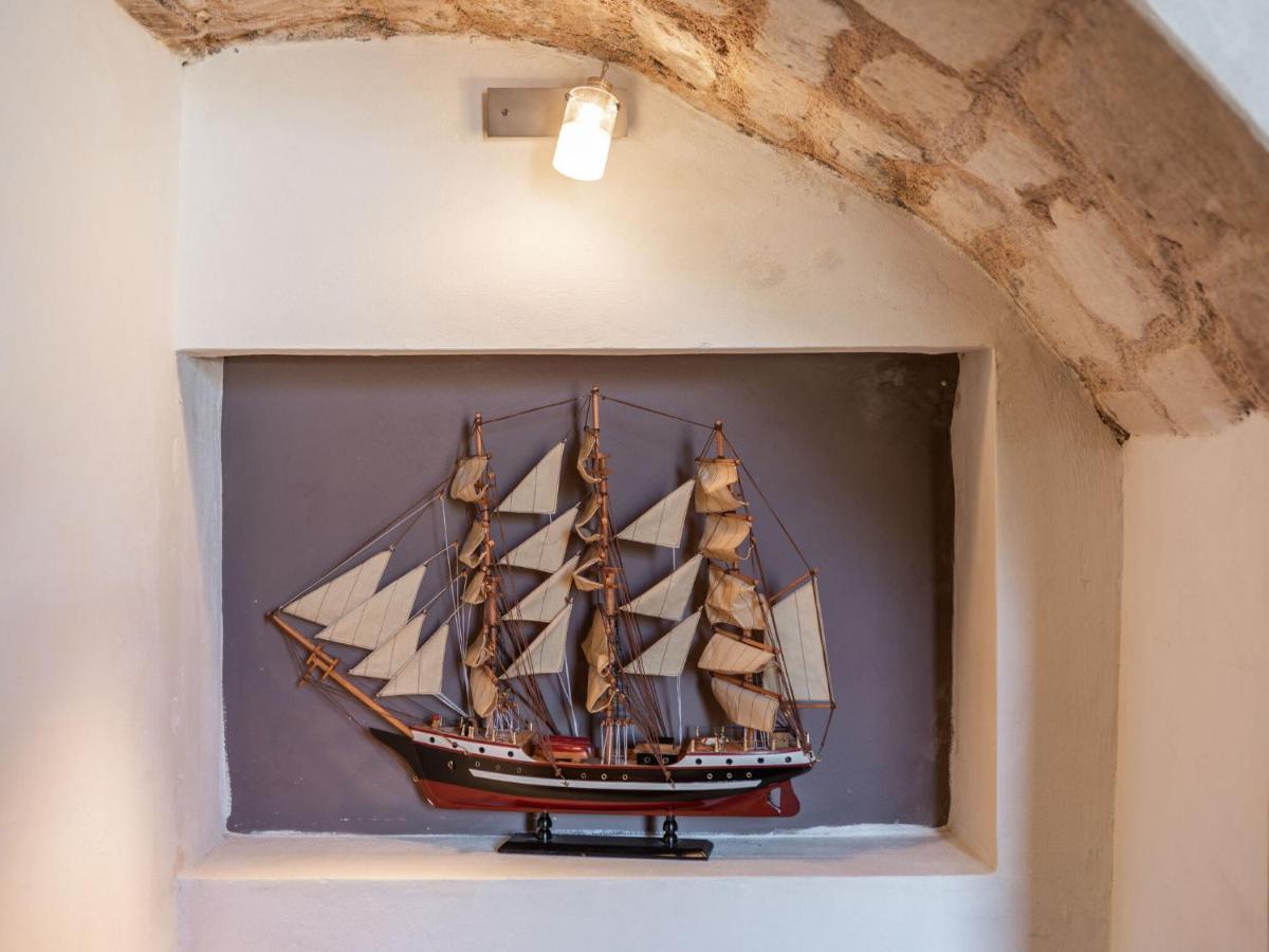 Vintage Holiday Home In Ragusa Ibla With Balcony Buitenkant foto