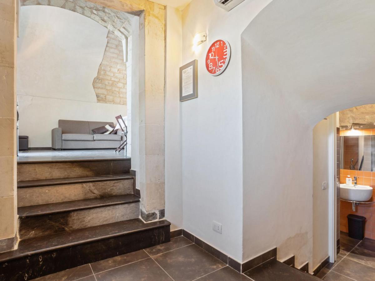 Vintage Holiday Home In Ragusa Ibla With Balcony Buitenkant foto