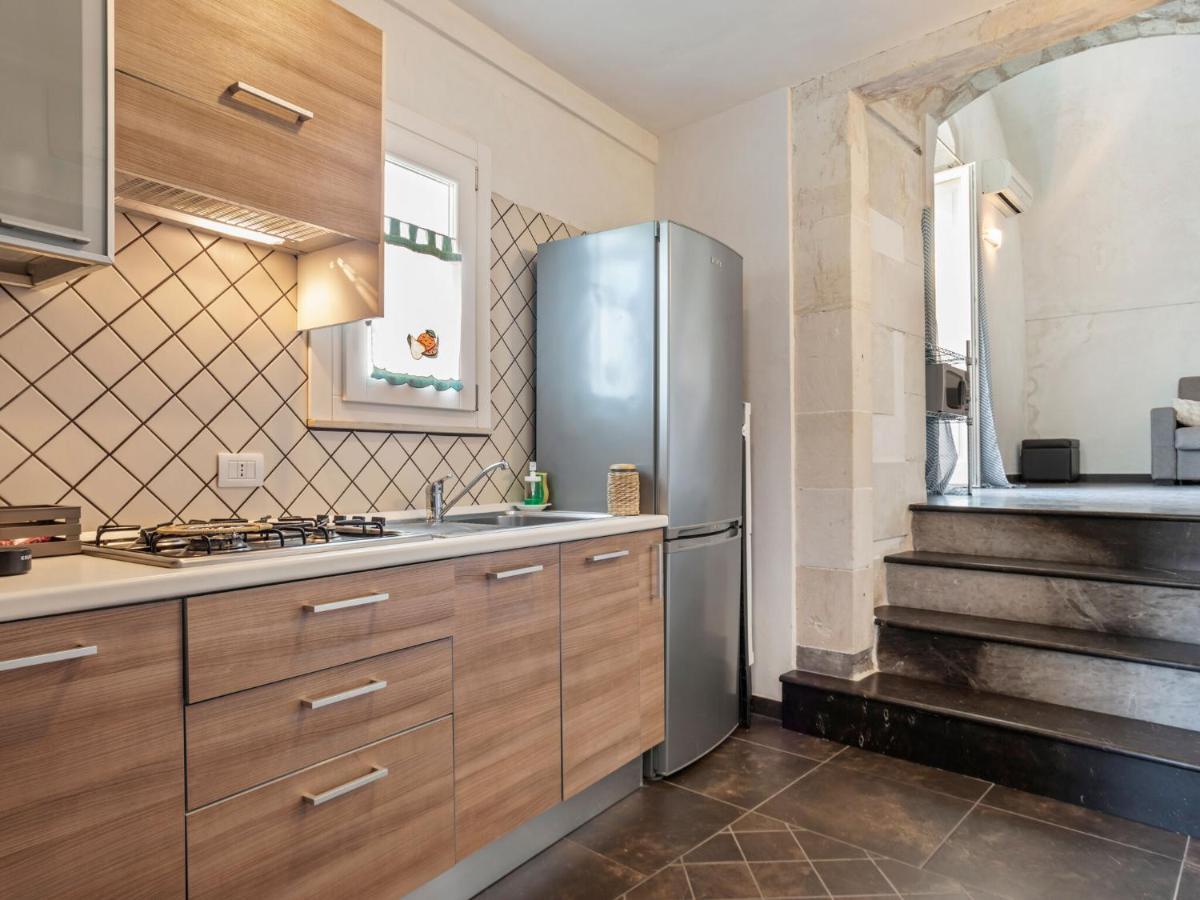 Vintage Holiday Home In Ragusa Ibla With Balcony Buitenkant foto
