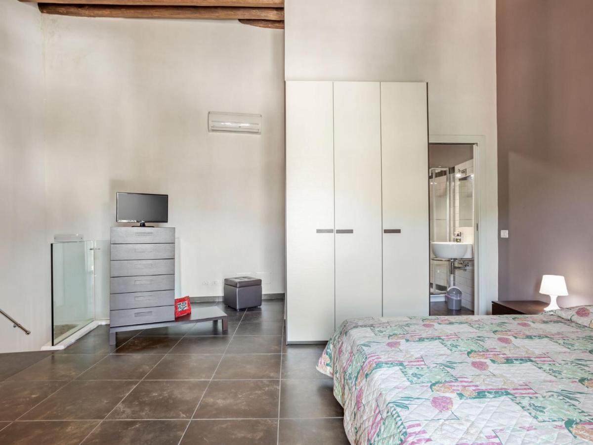 Vintage Holiday Home In Ragusa Ibla With Balcony Buitenkant foto